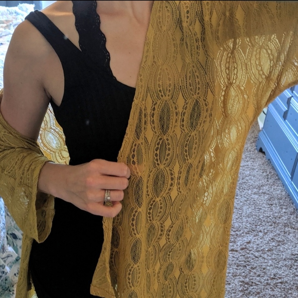 Gold mustard yellow lace cardio kimono NWOT